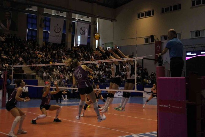 Sultanlar Ligi: Aydın Büyükşehir Belediyespor: 0 - Vakıfbank: 3