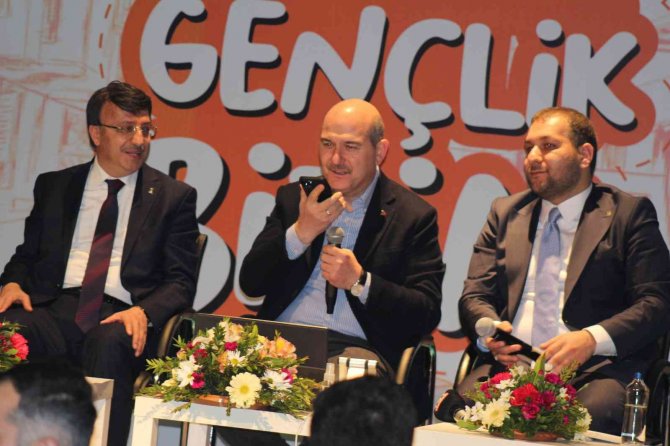 Cumhurbaşkanı Erdoğan, Vanlı Gençlere Telekonferans Yöntemiyle Hitap Etti