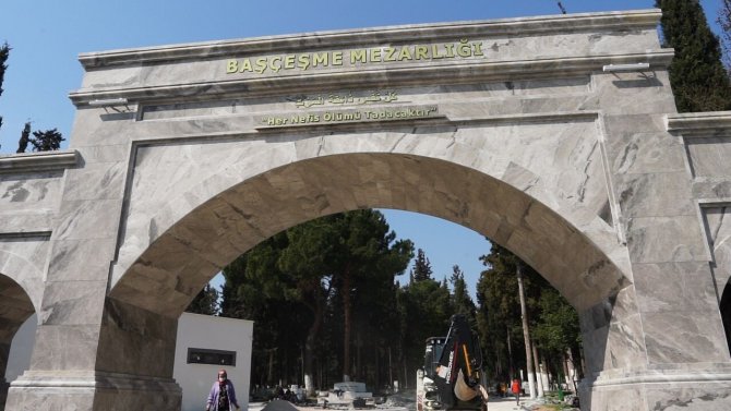 Başçeşme Mezarlığı’nı Ramazan Bayramı’na Kadar Bitirecek