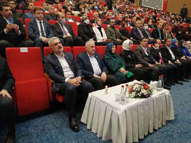 Binali Yıldırım: “Erdoğan 1 Ayda 35 Liderle Görüştü, Ukrayna’daki Sıkıntının Durması İçin”