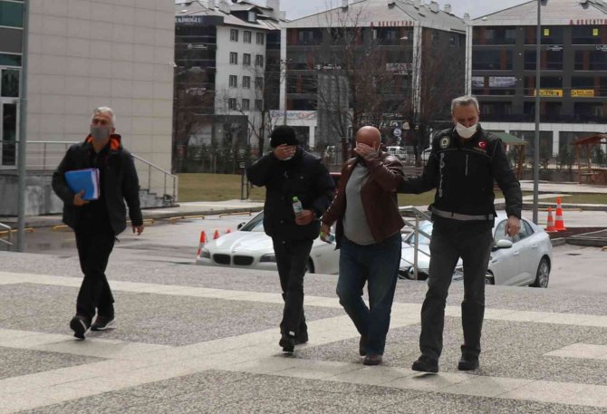 Tem’de 13 Kilo 650 Gram Esrar Yakalandı: 2 Gözaltı