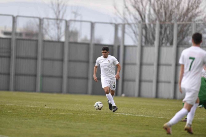 Bursaspor Kendi Arasında Maç Yaptı