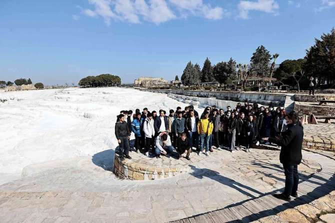 Denizli’nin Tarihi Ve Doğal Güzelliklerini Gezerek Öğrendiler
