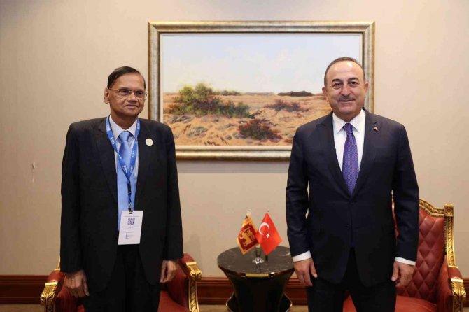 Dışişleri Bakanı Çavuşoğlu, Doha’da Mevkidaşlarıyla Görüştü