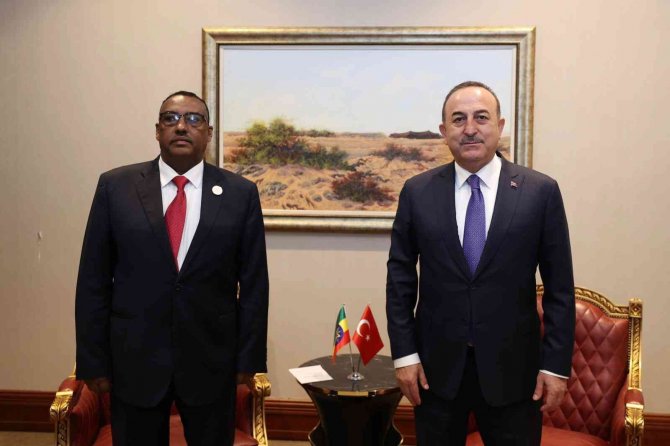 Dışişleri Bakanı Çavuşoğlu, Doha’da Mevkidaşlarıyla Görüştü