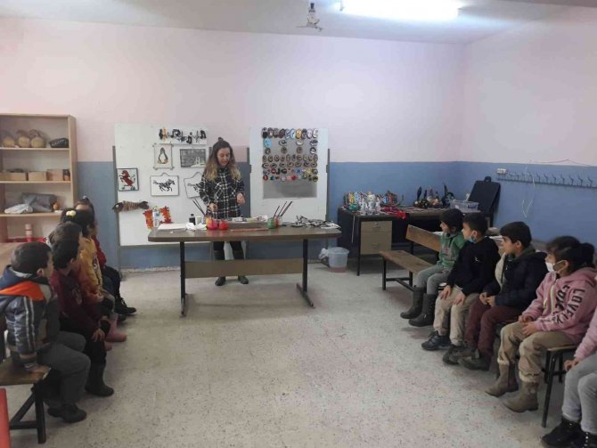 Öğrenciler Becerilerini Geliştiriyor