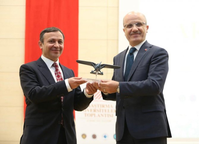 Yök Başkanı Prof. Dr. Erol Özvar, Erü’de Öğrenciler İle Buluştu