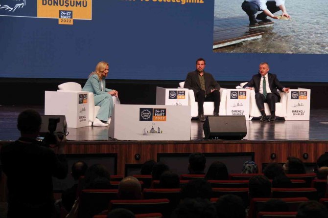 Ünlü Oyuncu Engin Altan Düzyatan: "Plastiklerin Yaklaşık Yüzde 50’si Doğaya Atılıyor”