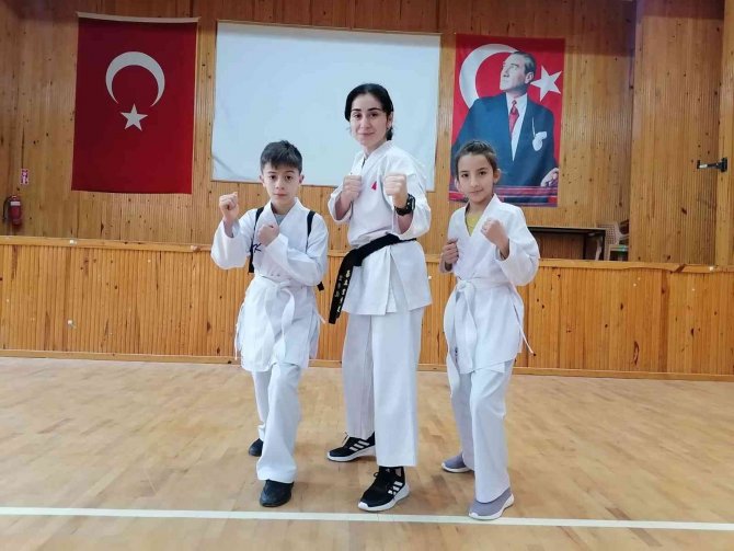 Giresun’un Tek Kadın Karate Antrenörü Kız Çocuklarına Karateyi Sevdirdi