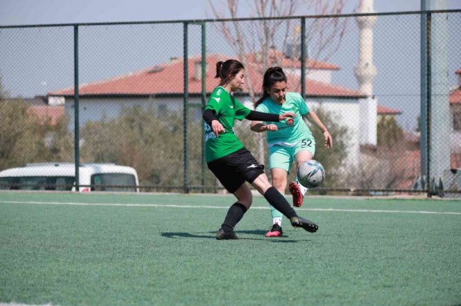 Horozkentspor 6’da 6 Yaparak İlk Yarıyı Lider Tamamladı