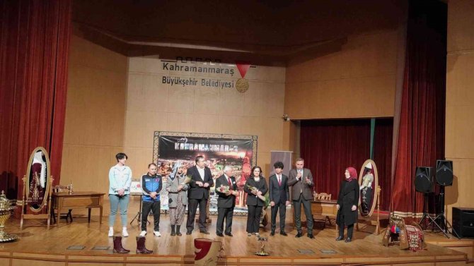 Tiyatroseverler ‘Delibahar’a Yoğun İlgi Gösterdi