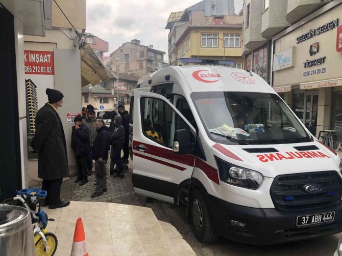 İ̇tfaiye Ve Polis Ekipleri Tarafından Evinde Ölü Bulundu