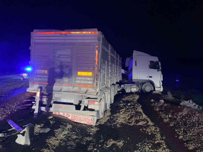 Kırşehir’de Tır İle Minibüs Çarpıştı: 1 Ölü