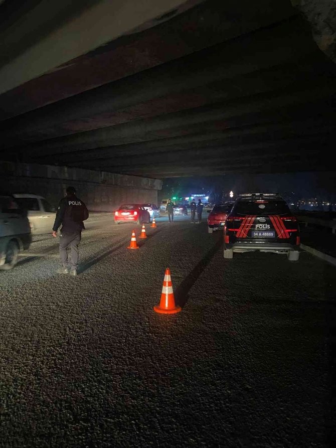 Küçükçekmece’de 334 Polis Şok Denetim Gerçekleştirdi