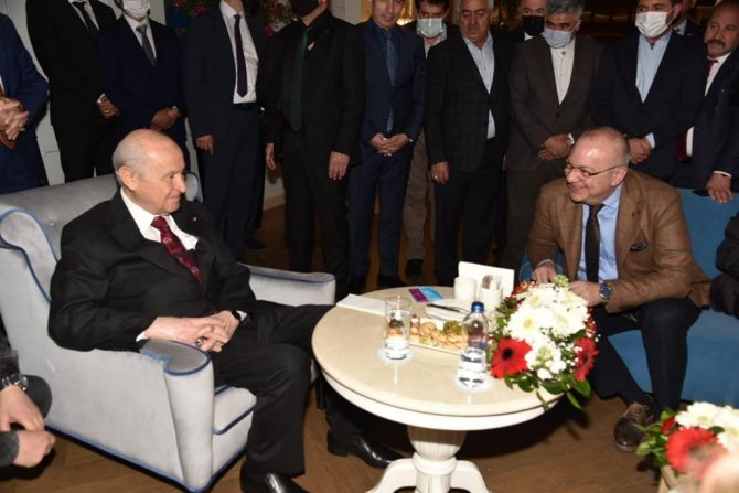 Başkan Ergün Antalya’da Bahçeli’ye Hizmet Ve Yatırımları Anlattı