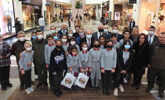 ’Kamu Fotoğrafçıları Ve Çocuk Gözüyle Spil Dağı Milli Parkı’ Sergisi Açıldı