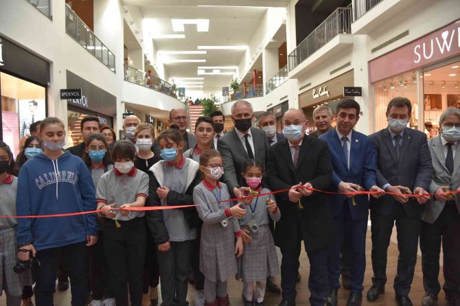 ’Kamu Fotoğrafçıları Ve Çocuk Gözüyle Spil Dağı Milli Parkı’ Sergisi Açıldı