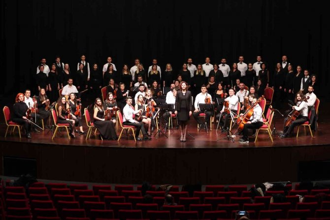 Merkezefendi Belediyesi 74 Sanatçıdan Oluşan Oda Orkestrası Ve Korosu Sanatseverlerle Buluşacak