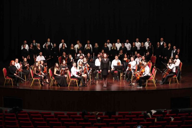 Merkezefendi Belediyesi 74 Sanatçıdan Oluşan Oda Orkestrası Ve Korosu Sanatseverlerle Buluşacak