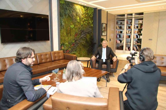 Başkan Tarhan, İ̇sveçli Gazeteci Hammergen İle Bir Araya Geldi