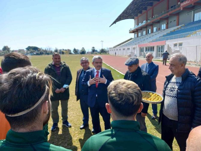 Mhp Aydın İ̇l Başkanı Alıcık’tan Efelerspor’a Baklava İkramı