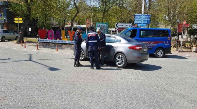 Jandarma Huzur Ve Güven Uygulamasında 19 Tutuklama