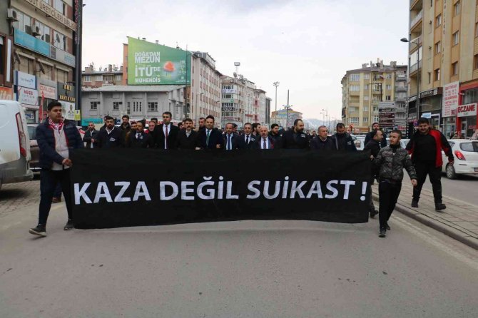 Alperenler “Kaza Değil Suikast” Yazılı Pankart Açtı