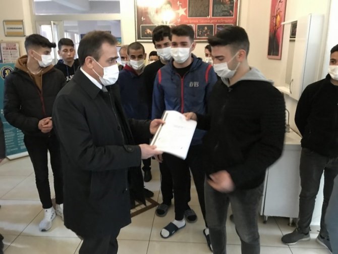 Kaymakam İ̇lyas Memiş Okulları Ziyaret Etti