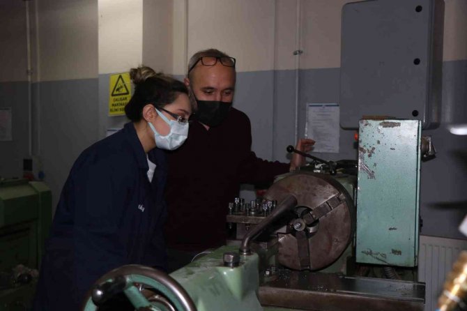 Mezunlarının İşsiz Kalmadığı Bölümdeki Öğrenciler Şaşırtıyor