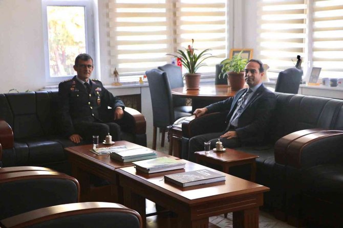 İ̇l Sağlık Müdürü Açıkgöz’den, Pandemi İle Mücadelenin Gizli Kahramanlarına Teşekkür Ziyareti