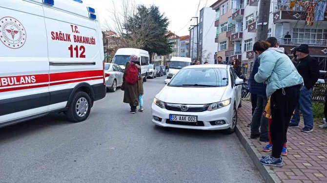 Otomobilin Çarptığı Çocuk Ölümden Döndü