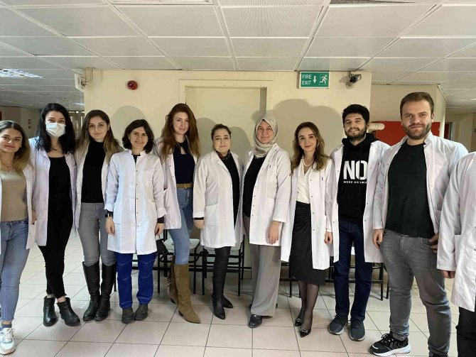 Uzmanlar Uyarıyor: “Lütfen Hekim Olmayan Kişilere Derimizi Emanet Etmeyelim”