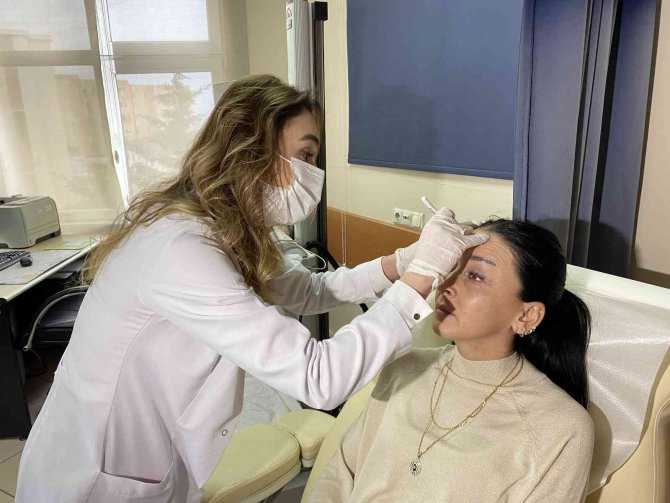 Uzmanlar Uyarıyor: “Lütfen Hekim Olmayan Kişilere Derimizi Emanet Etmeyelim”