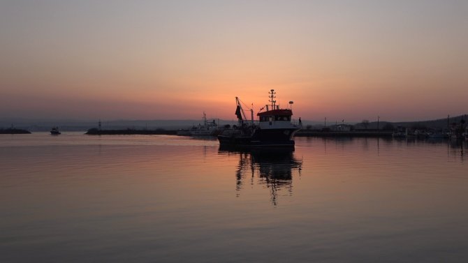 Balıkçılara Mayın Engeli: Karadeniz’deki Balıkçılar Limana Döndü