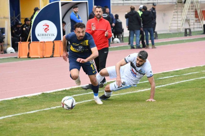 Tff 2. Lig: Tarsus İ̇dman Yurdu: 2 - Karacabey Belediyespor: 0