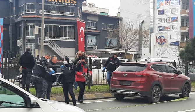 Seyir Halindeki Jipe Silahla Ateş Ederek Kaçtı: 1 Yaralı