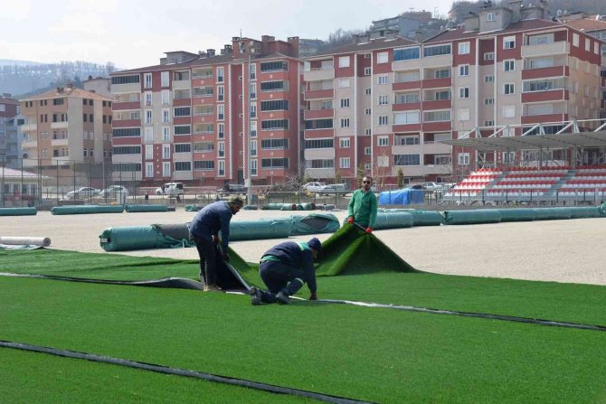 Türkeli İ̇lçe Stadı Yenileme Çalışmaları Tamamlanıyor