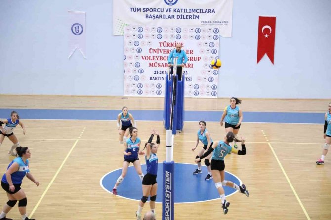 Bartın Üniversitesi Kadın Voleybol Takımı İkinci Oldu