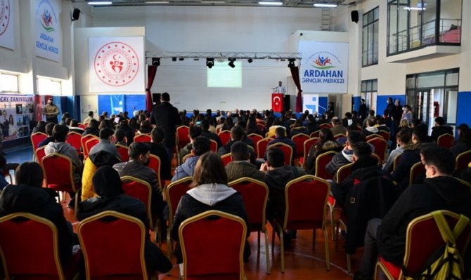 Vali Öner, Tecrübelerini Öğrencilerle Paylaştı