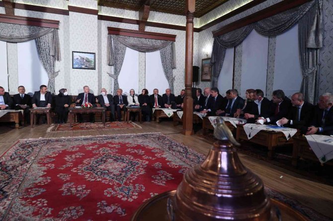Cumhurbaşkanı Erdoğan, Tokat’ta Çiftçilerle Bir Araya Geldi