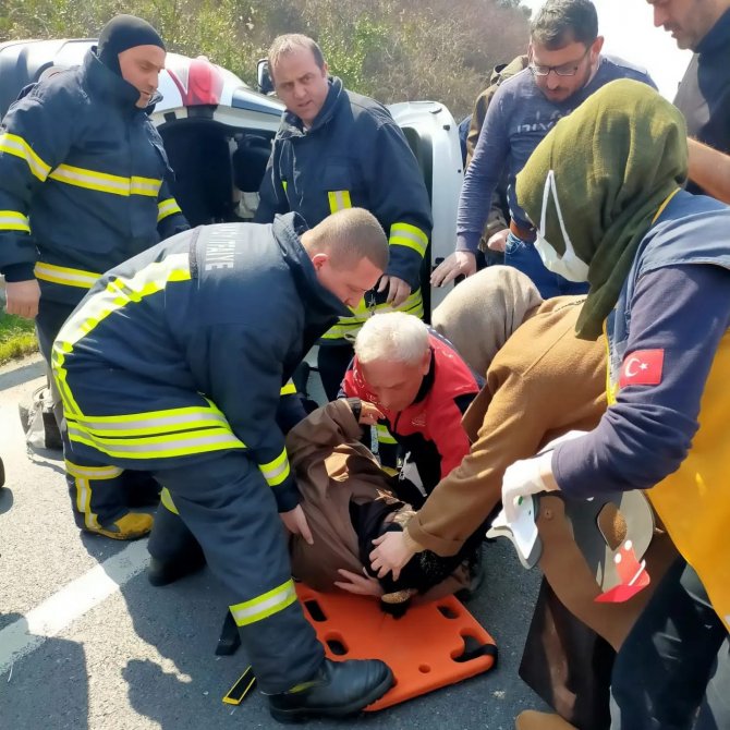 Yalova-i̇zmit Karayolunda Can Pazarı: 4 Yaralı