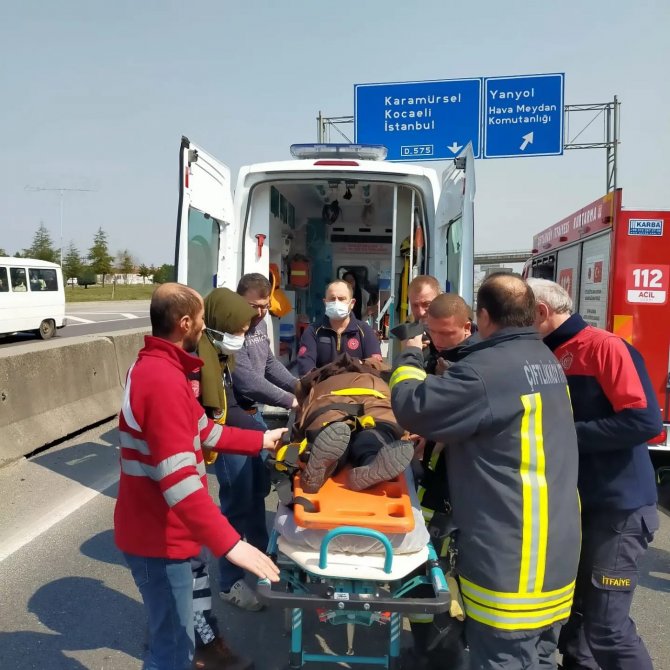 Yalova-i̇zmit Karayolunda Can Pazarı: 4 Yaralı