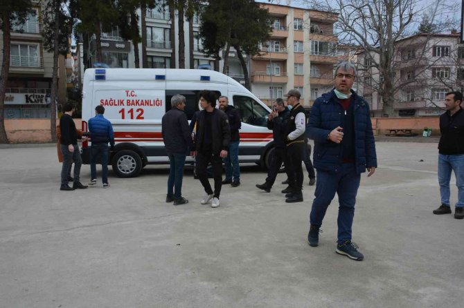 Ordu’da Bisiklet Yüzünden Bıçaklı Kavga: 1’i Müdür Yardımcısı 3 Yaralı