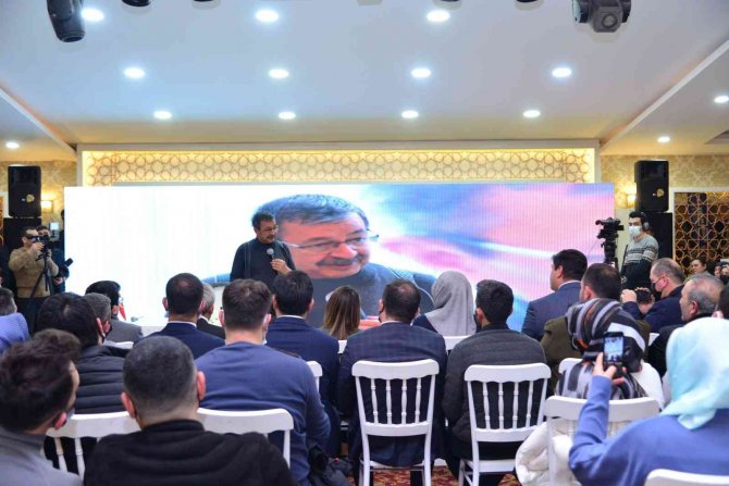 Yazar Hayati İ̇nanç, Kahramankazanlı Vatandaşlarla Bir Araya Geldi