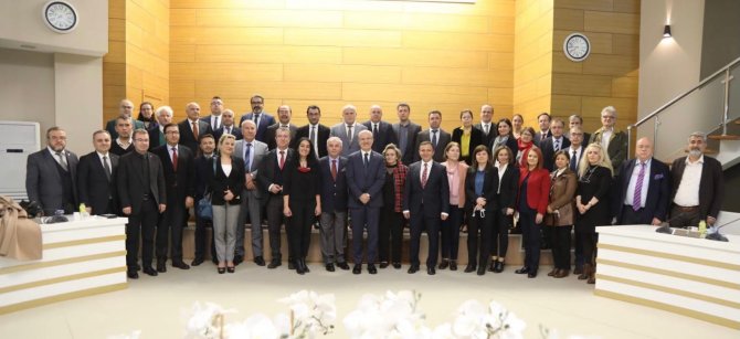 Yök Başkanı Prof. Dr. Özvar, Erü Senato Üyeleri İ̇le Bir Araya Geldi