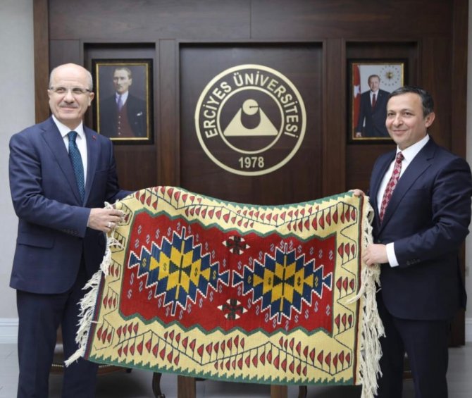 Yök Başkanı Prof. Dr. Özvar, Erü Senato Üyeleri İ̇le Bir Araya Geldi