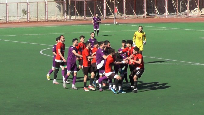 Kırmızı Kart, Yeşil Sahaları Arenaya Dönüştürdü: 1 Yaralı