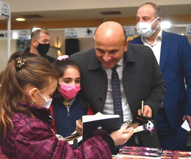 Oral: Kütüphaneler Bilgi Kaynağıdır