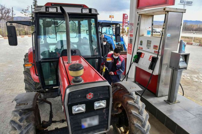 Ankara Büyükşehir’den Çiftçilere Mazot Desteği