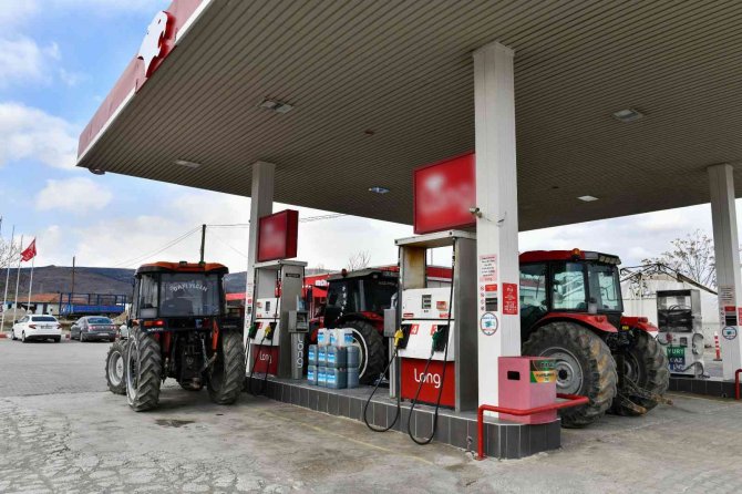 Ankara Büyükşehir’den Çiftçilere Mazot Desteği